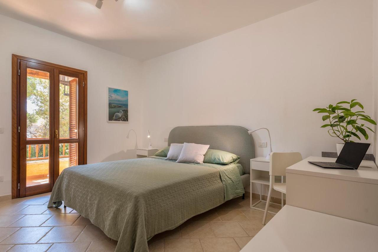 House Of Lens Apartment Golfo Aranci Exterior photo